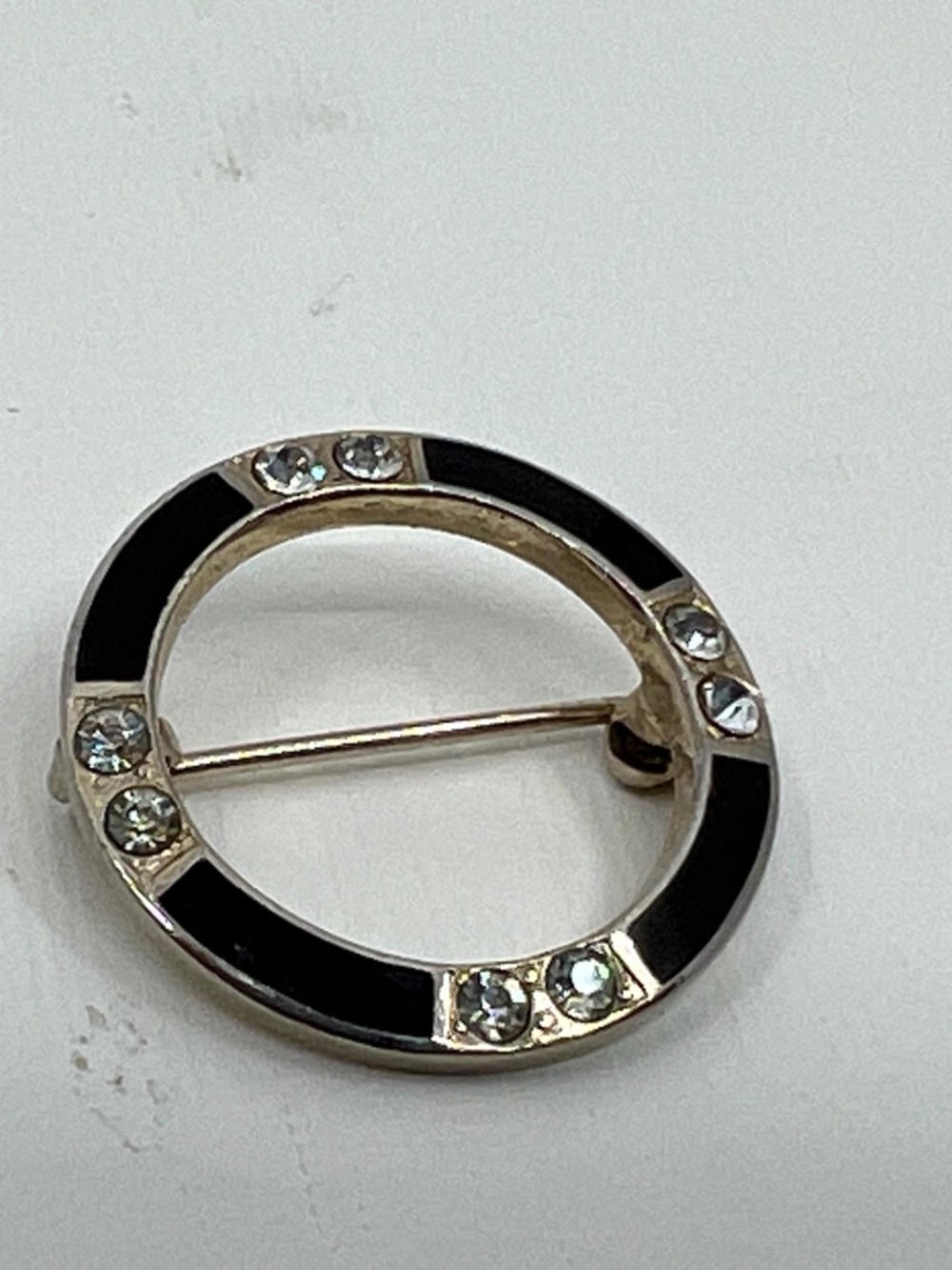 Vintage, Art Deco Enameled Silvertone Circle Brooch/Pin with Rhinestones - Picture 3 of 9